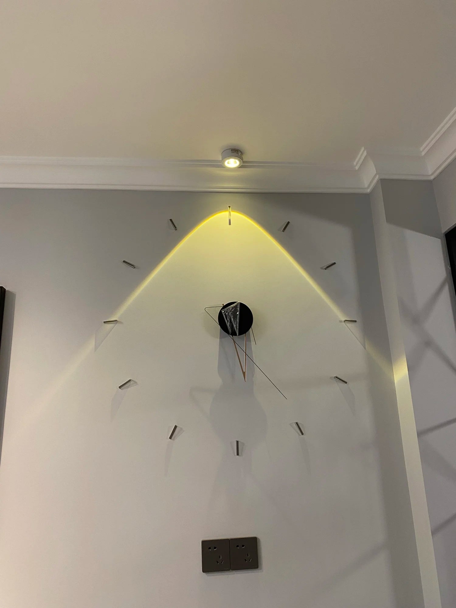 DIY | Minimalist Wall Clock